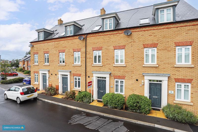 3 bed town house for sale in Barns Close, Cheddon Fitzpaine, Taunton