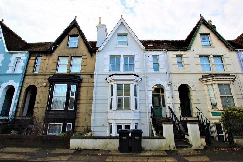 6 bed terraced house to rent in Arthur Street, Gloucester GL1, £4,050