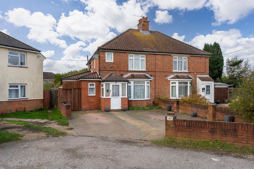4 bed semidetached house for sale in Woolston Road, Southampton SO31