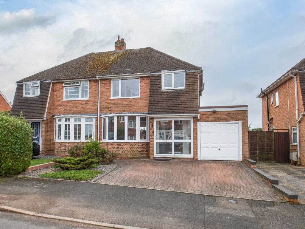 3 bed semidetached house for sale in Vaynor Drive, Redditch