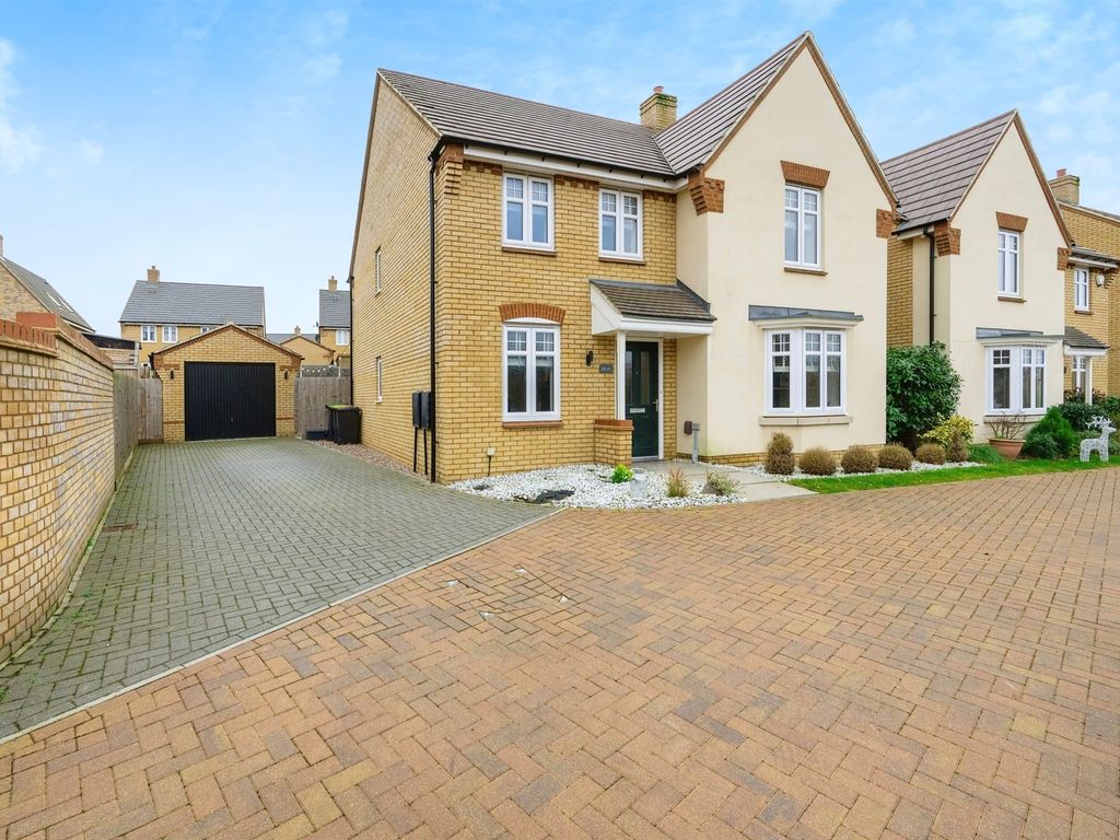 4 bed detached house for sale in Jackdaw Drive, Wixams, Bedford MK42, £