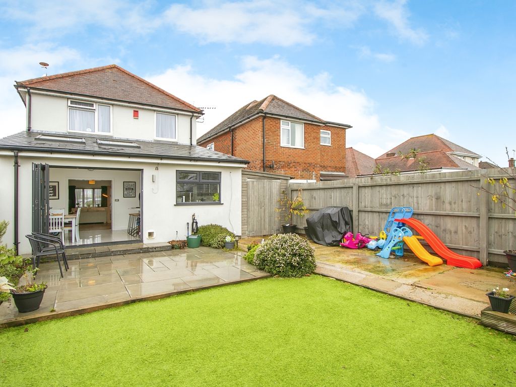 3 bed detached house for sale in Cynthia Road, Poole BH12, £400,000