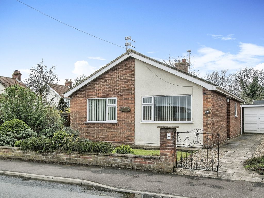 2 bed detached bungalow for sale in Allens Avenue, Sprowston, Norwich