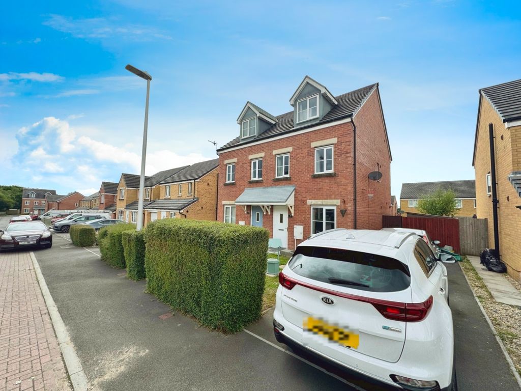 3 bed semidetached house for sale in Heol Y Pibydd, Gorseinon, Swansea