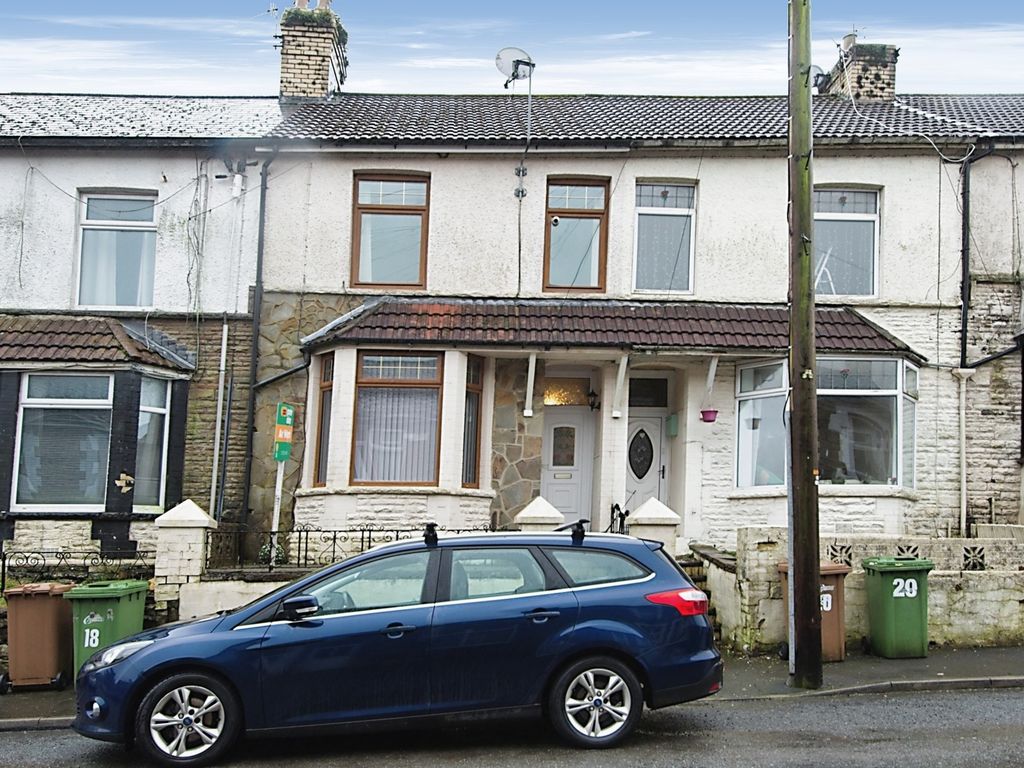 3 bed semidetached house for sale in Hendre Road, Abertridwr