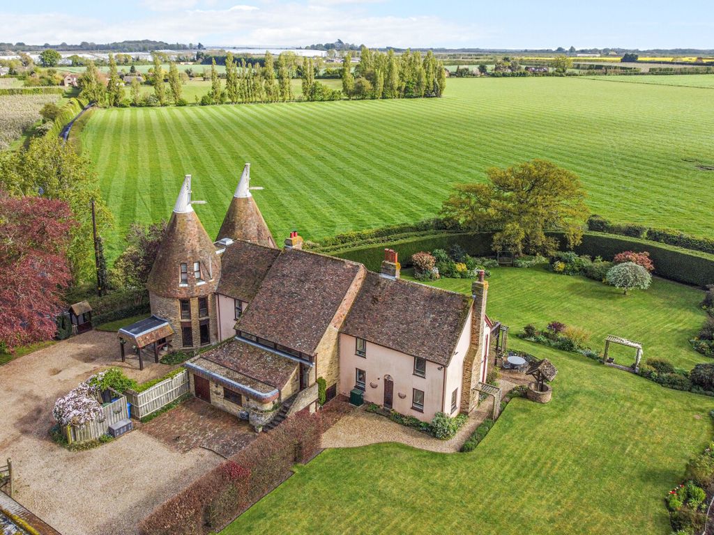 6 bed detached house for sale in Nouds Lane, Lynsted, Sittingbourne