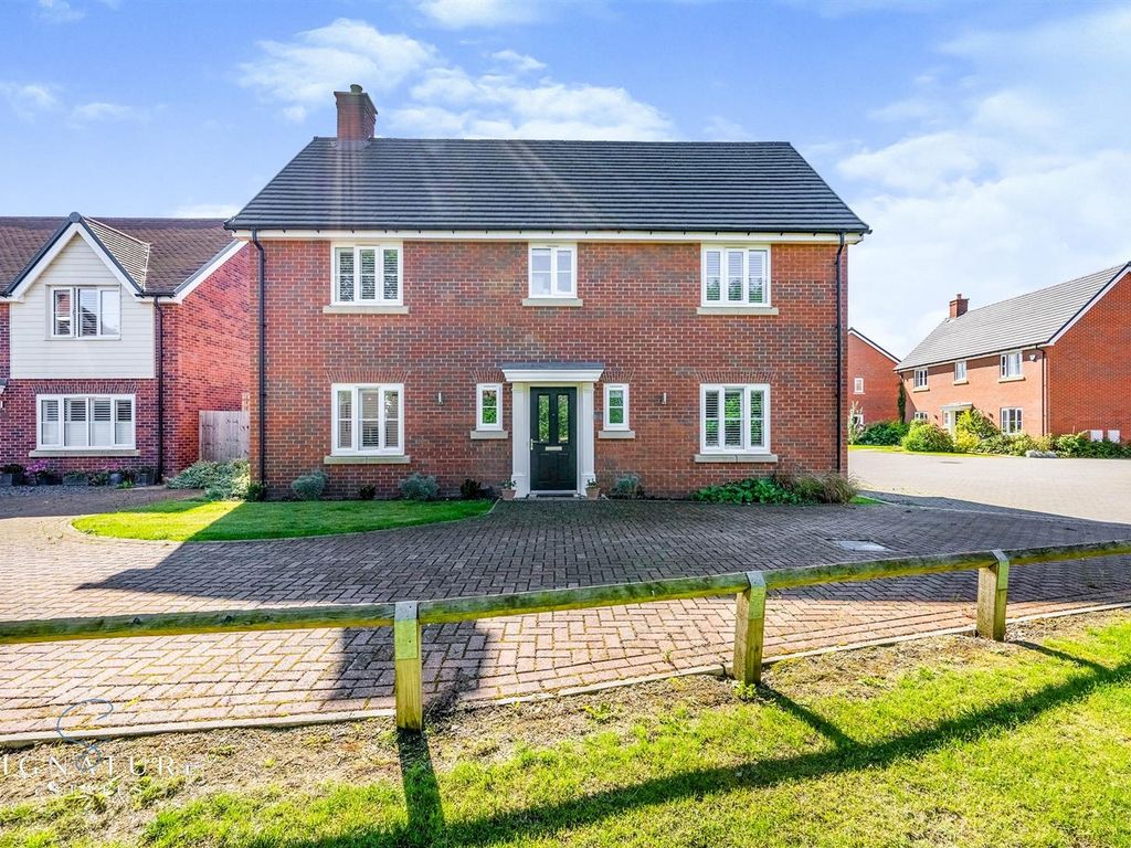 4 bed detached house for sale in Horwood Close, Aston Clinton, Aylesbury HP22, £700,000 Zoopla