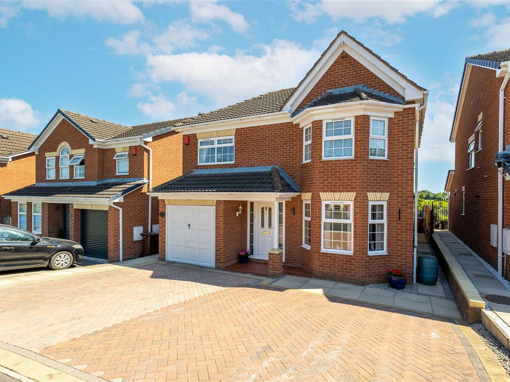 4 bed detached house for sale in Green Row, Methley, Leeds LS26, £