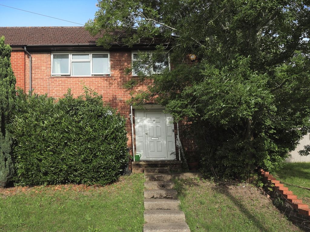 3 bed end terrace house for sale in Hawthorne Road, High HP13 Zoopla