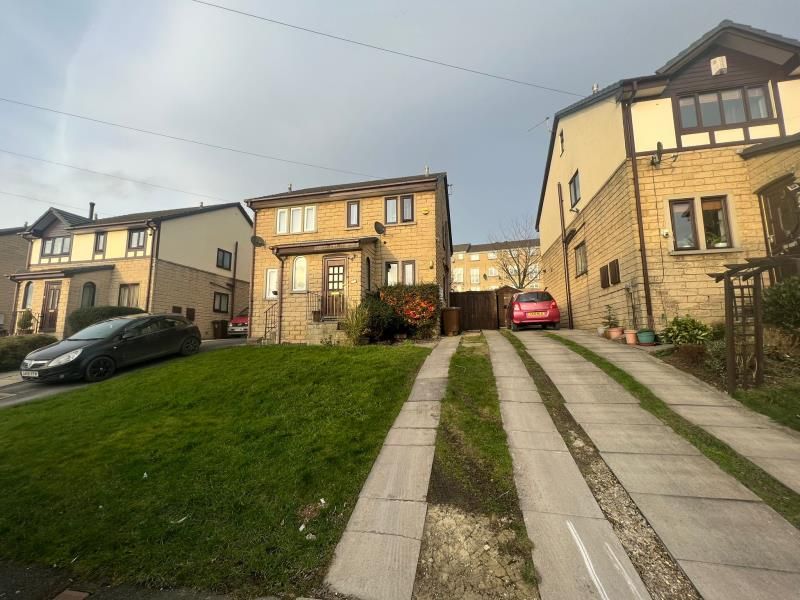 2 bed property to rent in The Oval, Bingley, West Yorkshire BD16 Zoopla