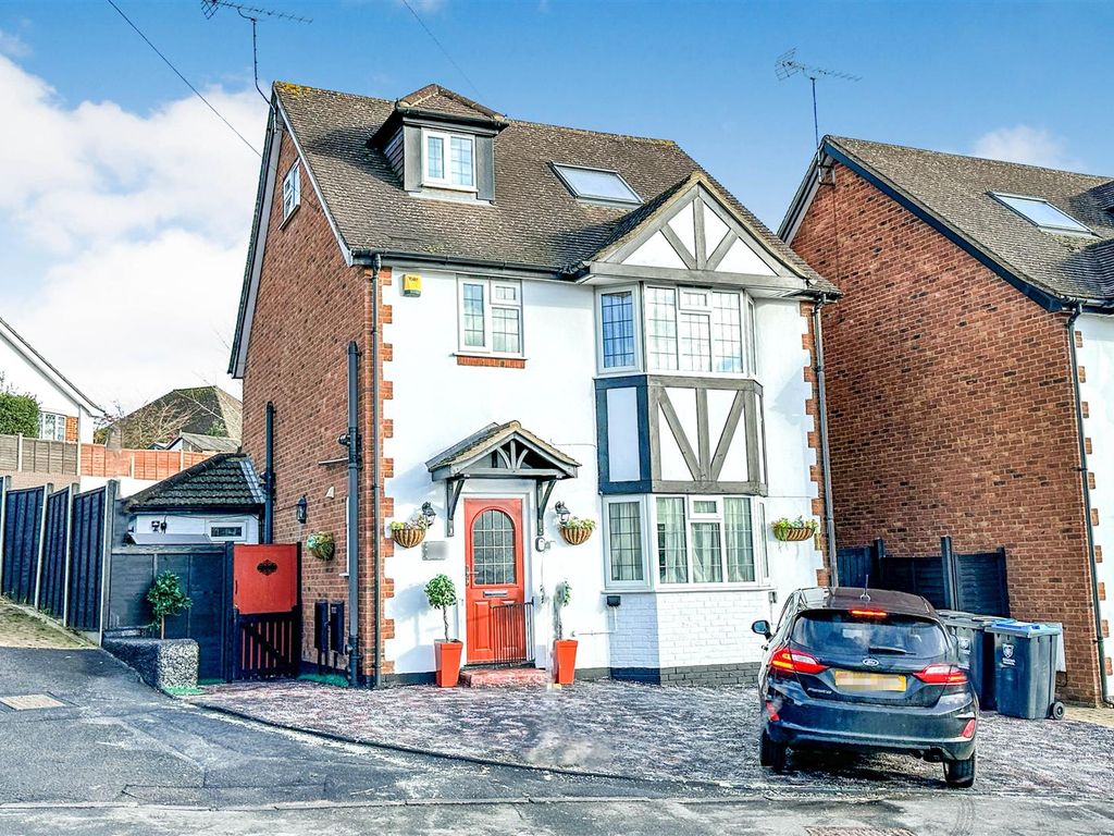 Belswains Lane, Nash Mills, Hemel Hempstead HP3  