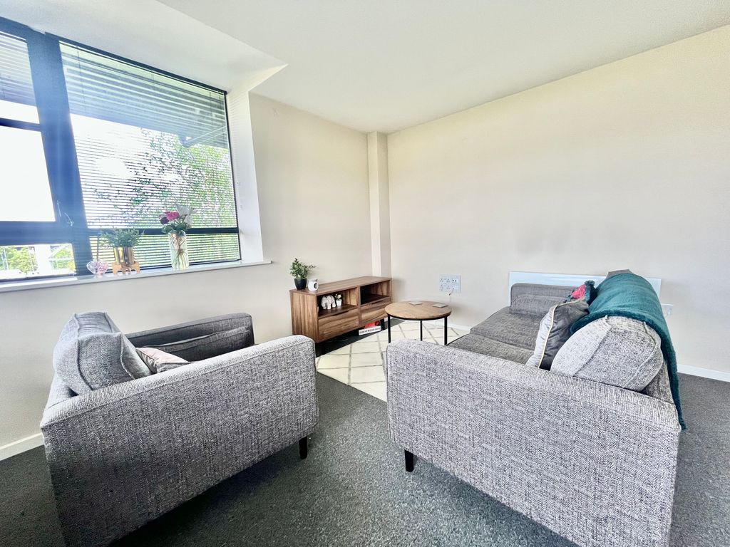 2 bed flat to rent in Windsor Street, Salford M5 Zoopla