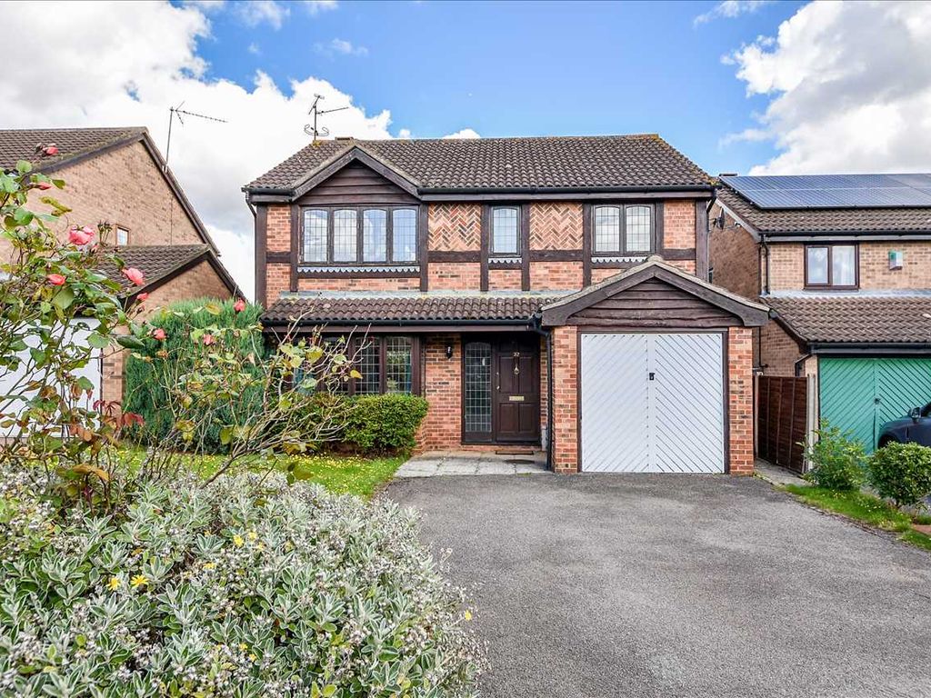 4 bed detached house for sale in Humber Gardens, Wellingborough NN8, £245,000 Zoopla