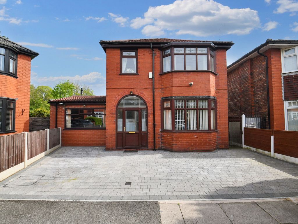 3 bed detached house for sale in Newlands Avenue, Eccles M30, £330,000