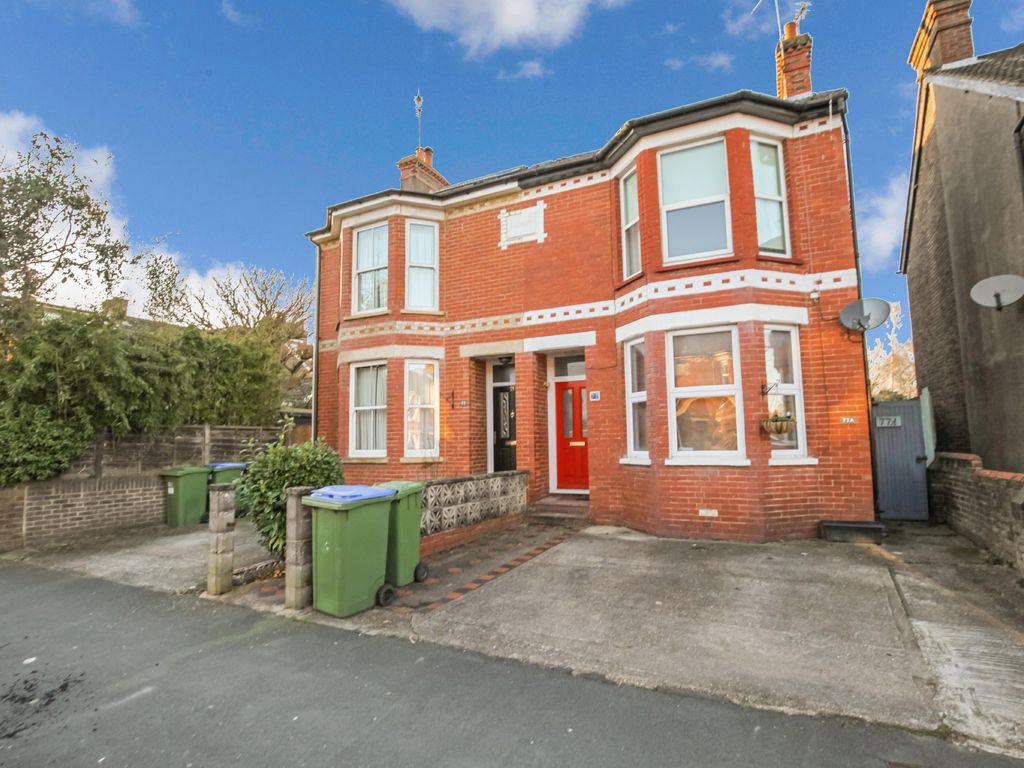 2 bed to rent in Clarence Road, Horsham RH13, £1,200 pcm