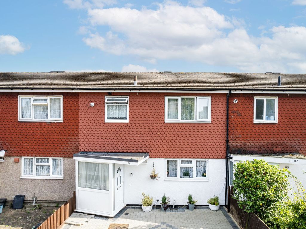 3 bed terraced house for sale in Applegarth, New Addington CR0, £350,000 Zoopla