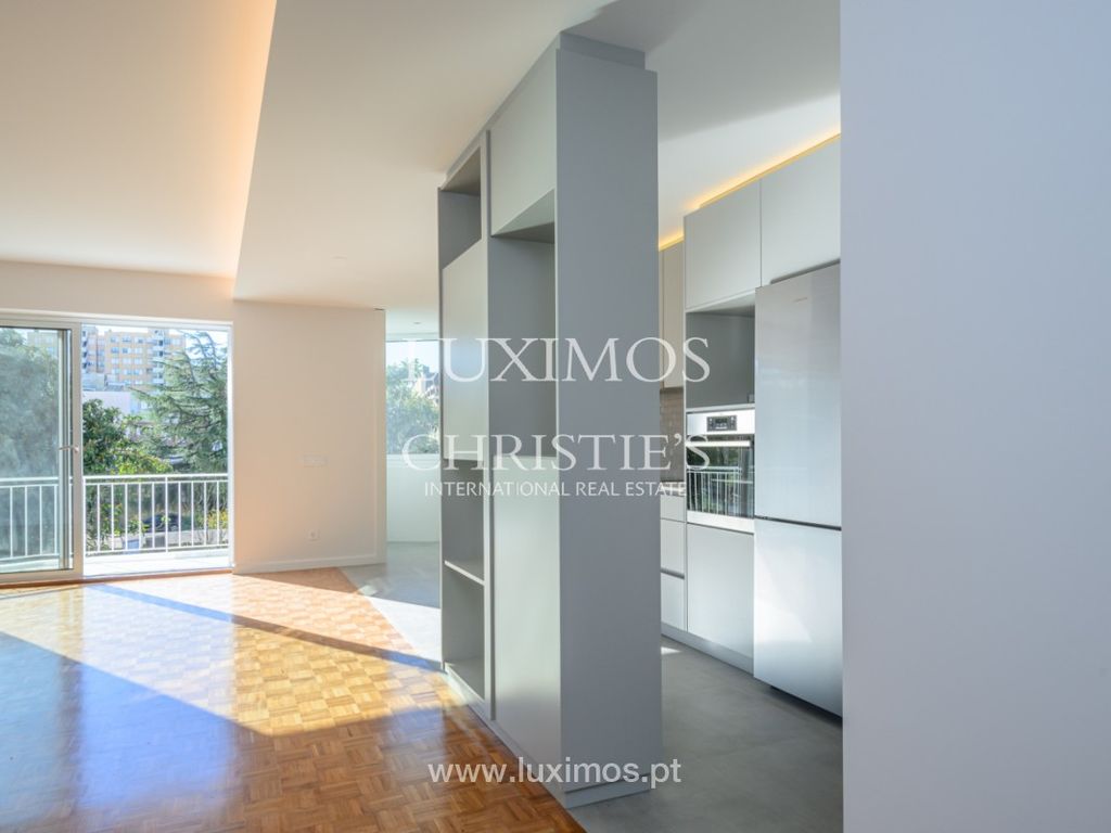 2 bed apartment for sale in Rua Do Campo Alegre, Porto, Portugal, £
