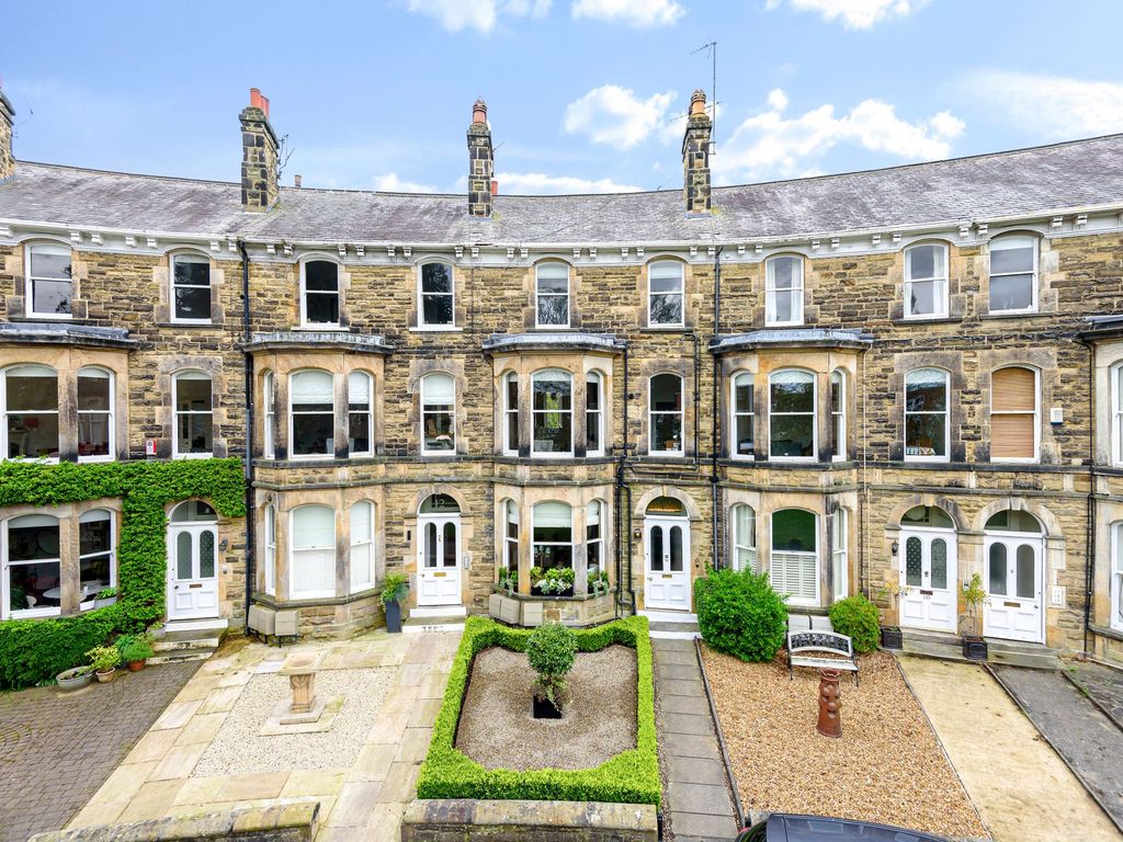 2 bed flat for sale in Royal Crescent, Harrogate HG2 Zoopla