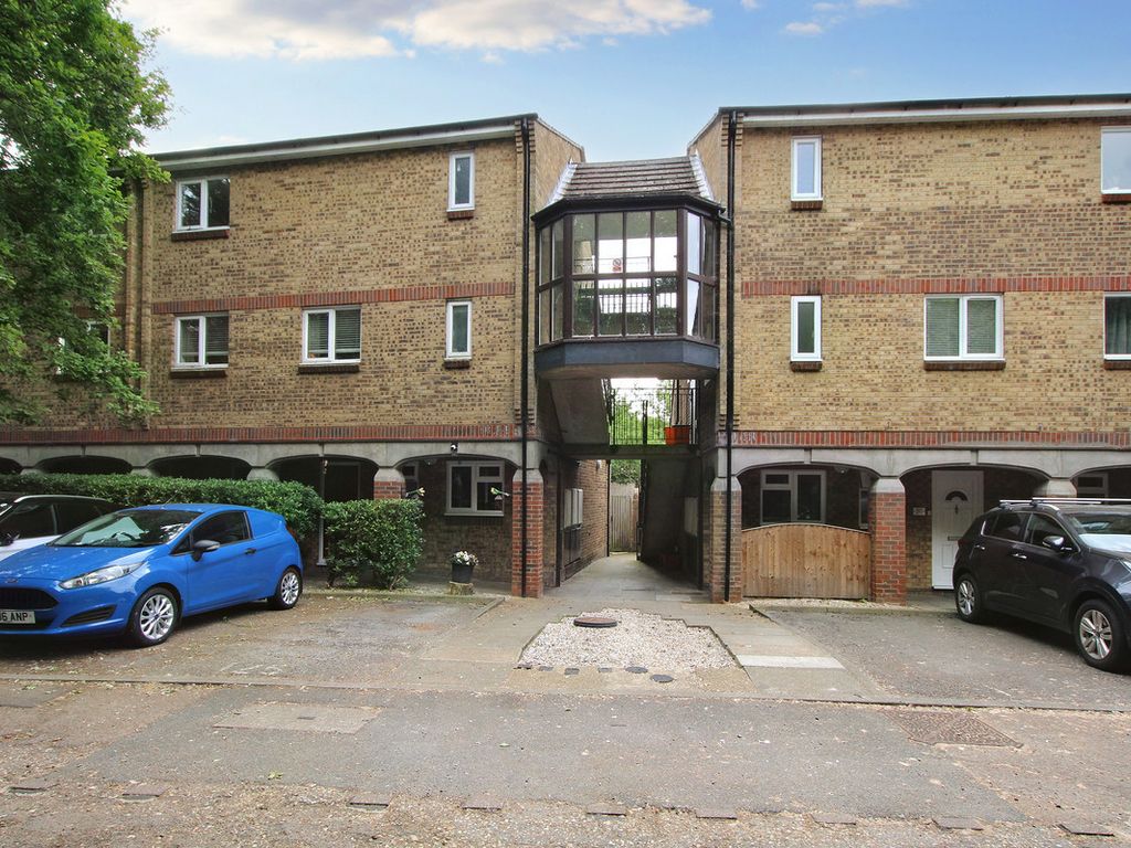 2 bed flat for sale in Woodstock Crescent, Laindon West SS15 Zoopla