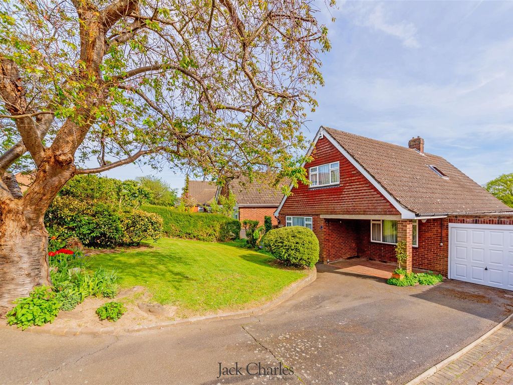 3 bed detached house for sale in Romney Way, Tonbridge TN10, £625,000