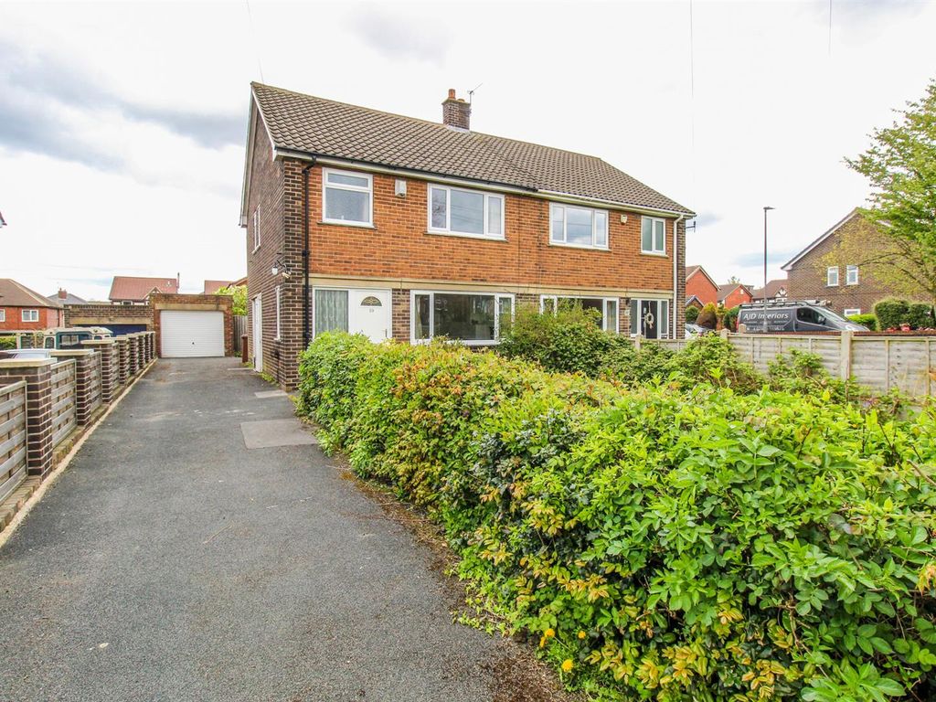 3 bed semidetached house for sale in Kingsway Close, Ossett WF5, £