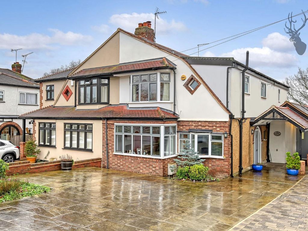 4 bed semidetached house for sale in Forest Drive, Theydon Bois