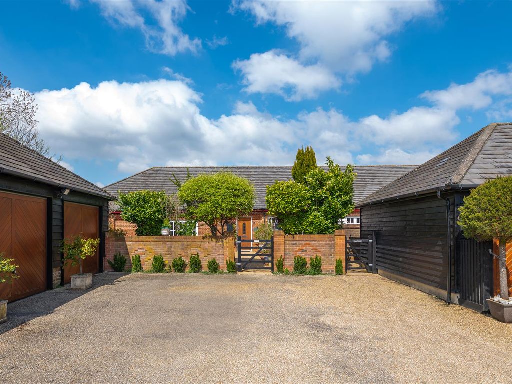 4 bed property for sale in Nutfield Marsh Road, Nutfield, Redhill RH1