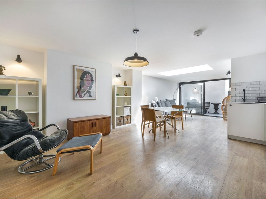 2 bed flat for sale in Camden Road, Camden NW1, £699,950 Zoopla