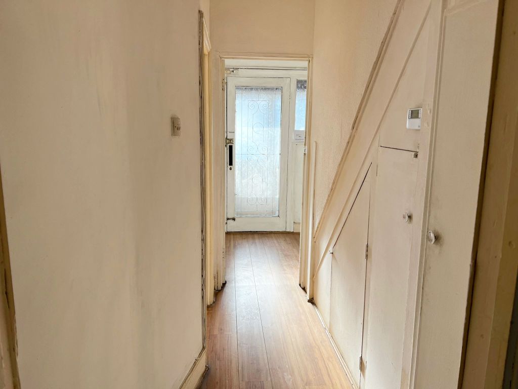 2 bed flat to rent in Tylehurst Gardens, Ilford IG1 Zoopla