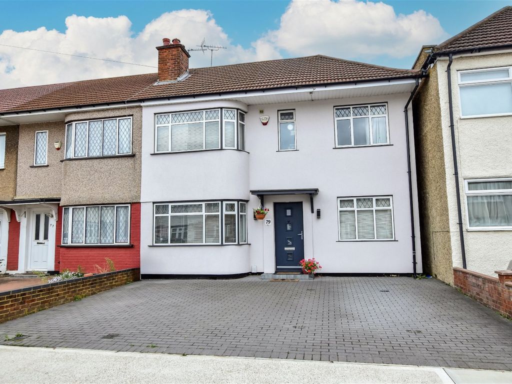 4 bed end terrace house for sale in Hartland Drive, Ruislip HA4, £