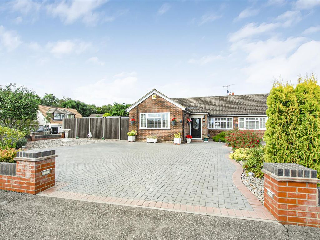 2 bed semidetached bungalow for sale in Ashridge Drive, Bricket Wood