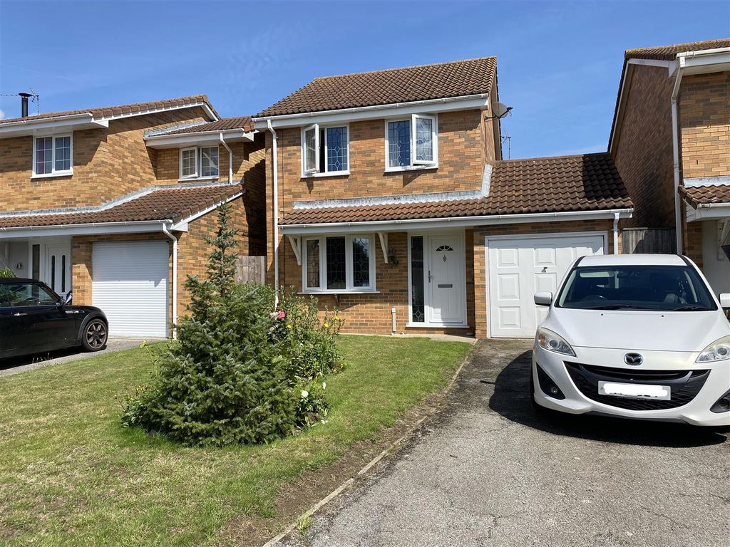 3 bed detached house for sale in Blake Avenue, Shotley Gate, Ipswich