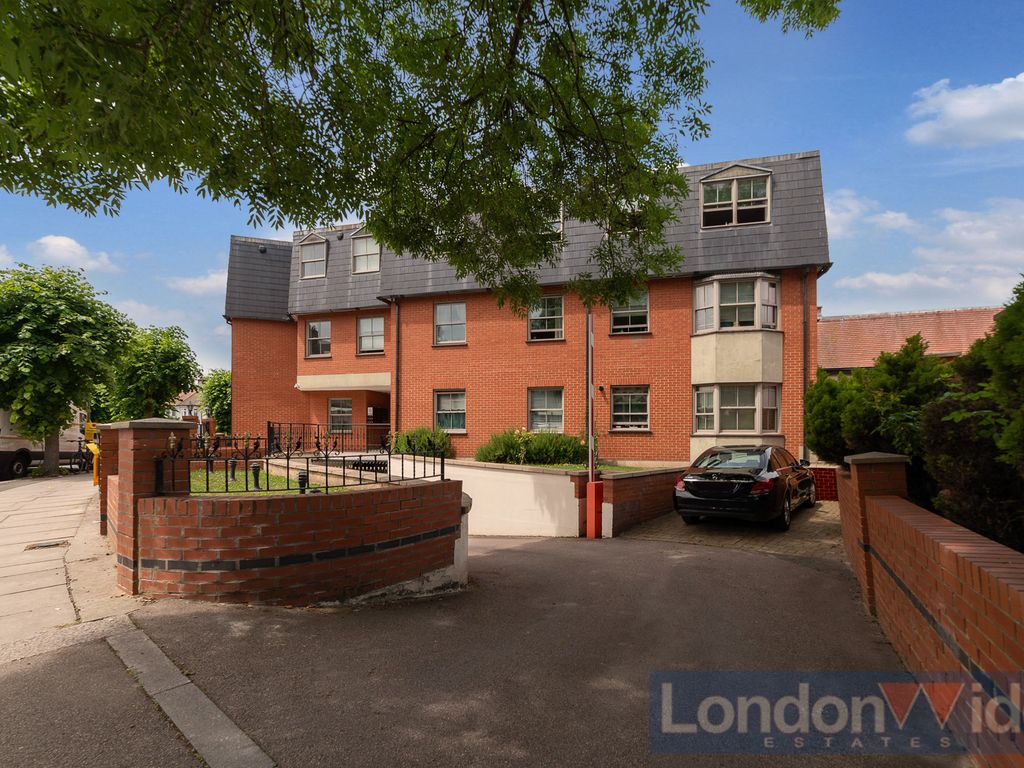21 bed terraced house for sale in Heather Gardens, Golders Green NW11