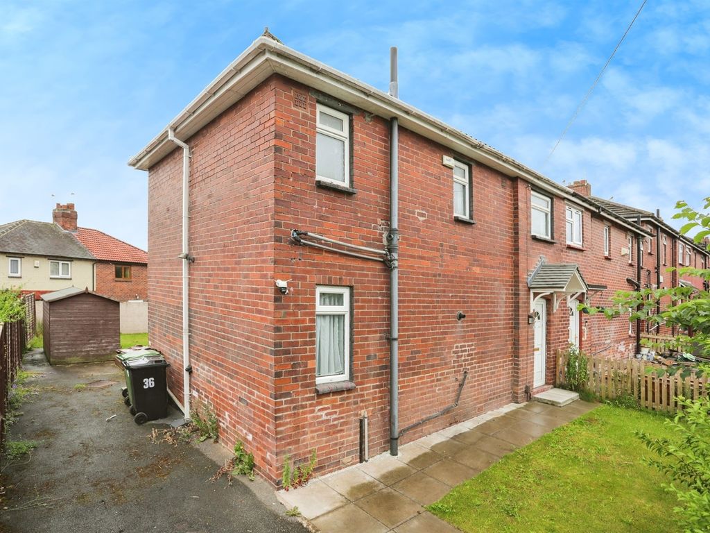 3 bed semidetached house for sale in Coldwell Road, Crossgates, Leeds