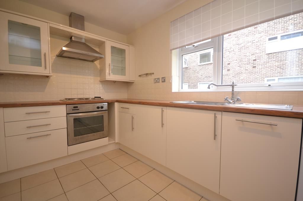 1 bed flat to rent in Baron Court, Reading RG30, £1,000 pcm Zoopla