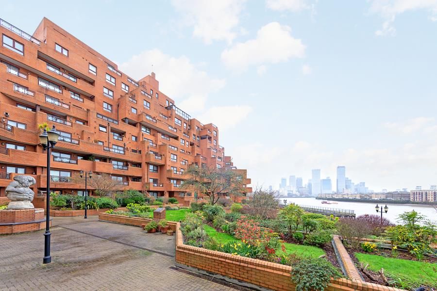 2 bed flat to rent in The Highway, London E1W Zoopla