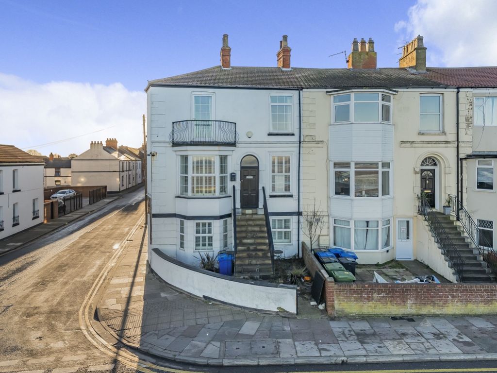 3 bed end terrace house for sale in Highcliff Road, Cleethorpes