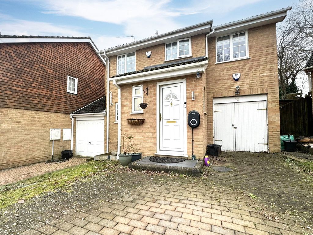 4 bed detached house for sale in Maltby Way, Lower Earley, Reading