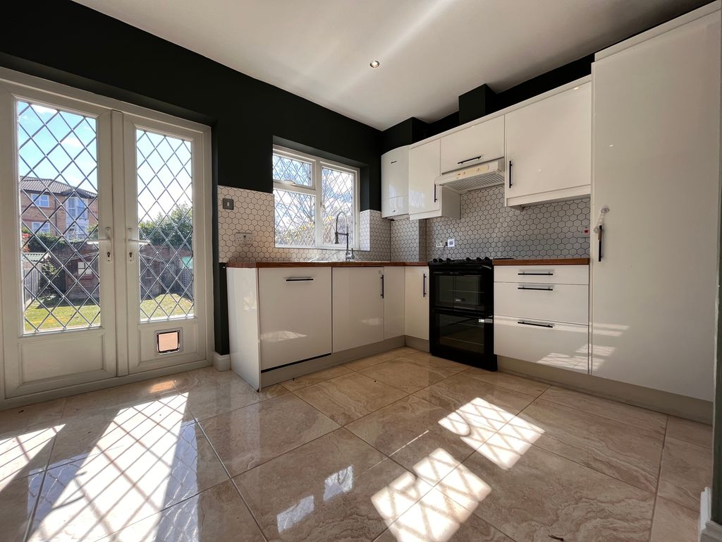 4 bed terraced house to rent in Essex Road, Borehamwood WD6 Zoopla