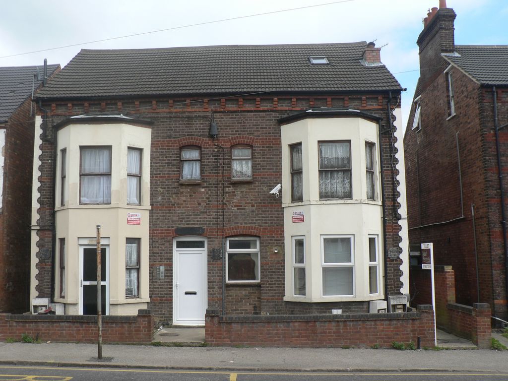 Studio to rent in Old Bedford Road, Luton LU2 Zoopla
