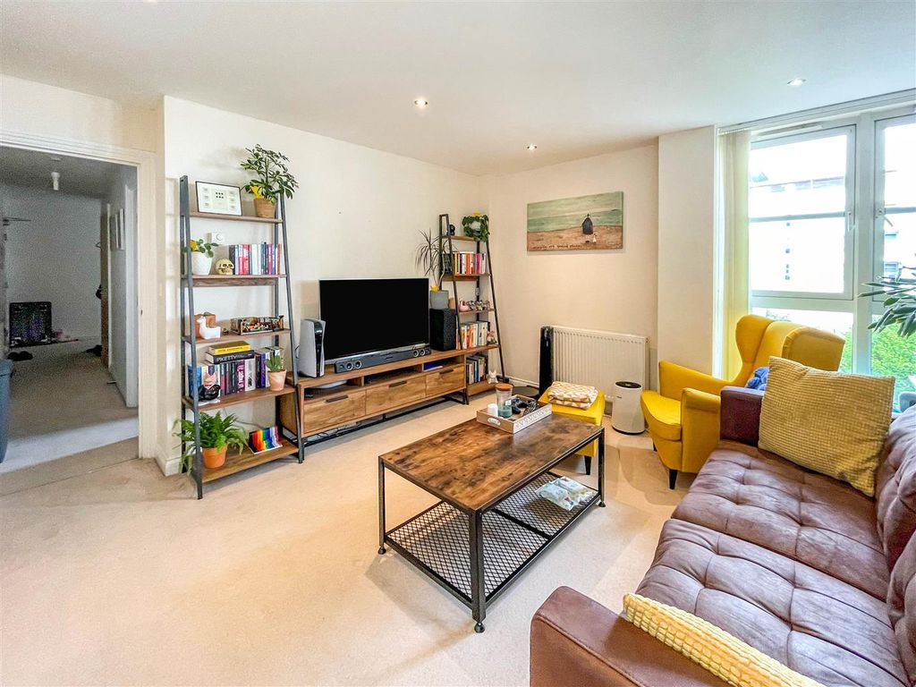 2 bed flat for sale in Watkin Road, Leicester LE2 Zoopla