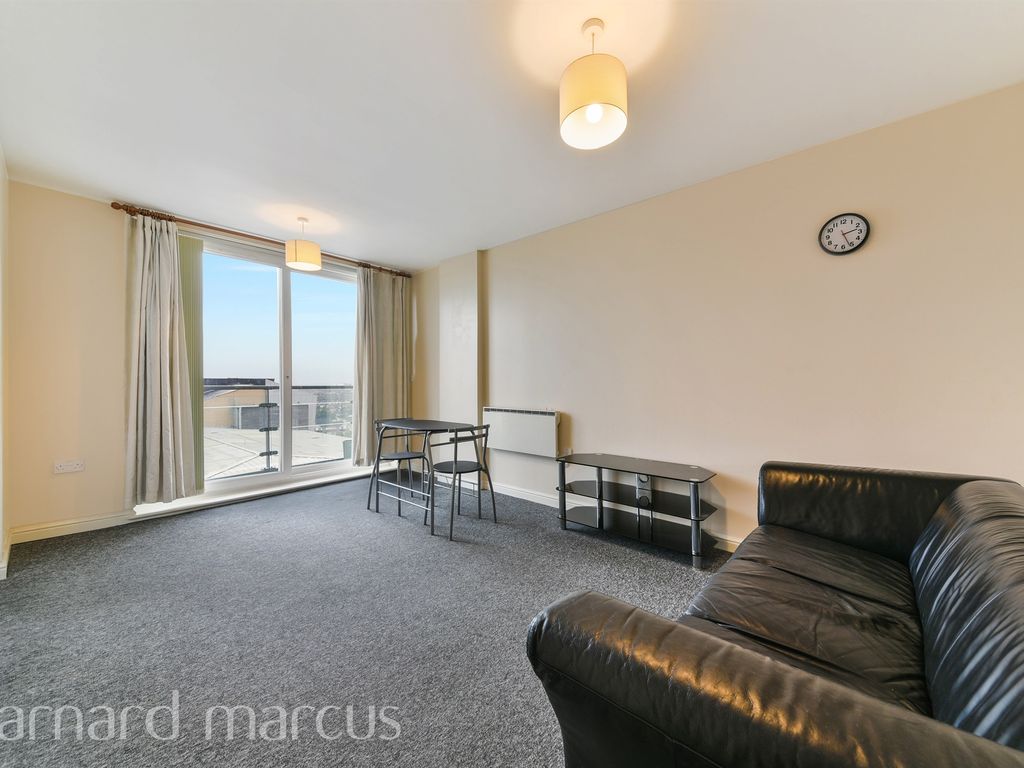 1 bed flat for sale in High Street, Feltham TW13, £210,000 Zoopla