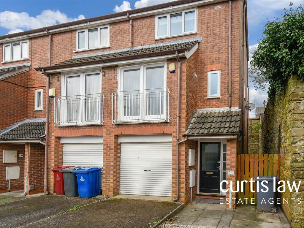 3 bed town house for sale in Lockside, Blackburn BB2, £180,000 Zoopla