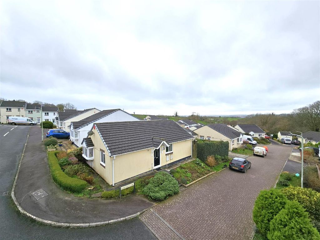 3 bed detached bungalow for sale in Sarah Close, Bere Alston, Yelverton