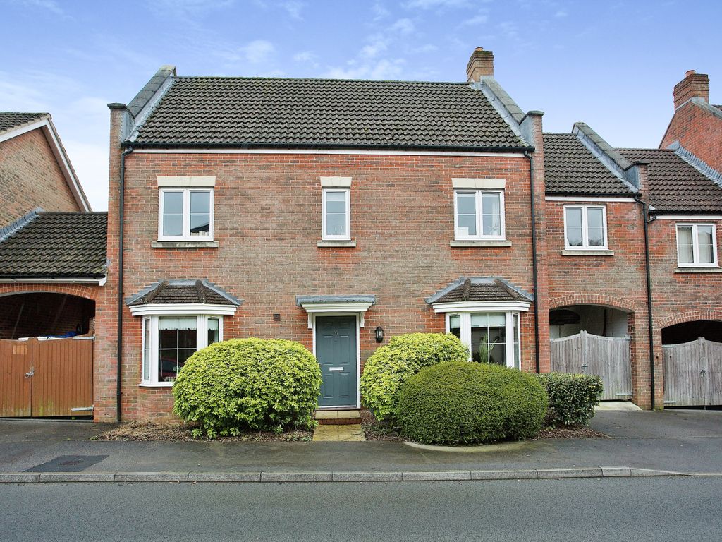 5 bed detached house for sale in Columbus Drive, Sarisbury Green