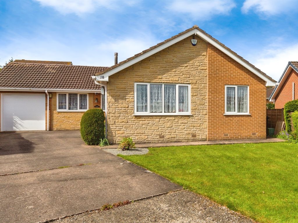 3 bed detached bungalow for sale in Ewden Way, Pogmoor, Barnsley S75, £350,000 Zoopla