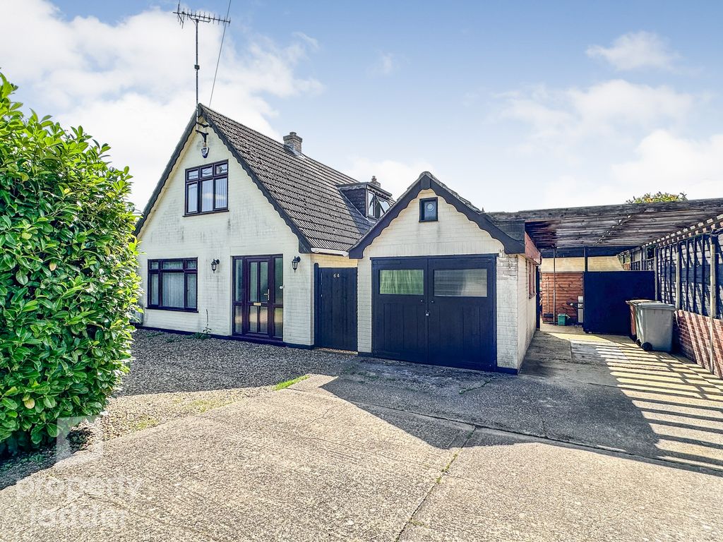 3 bed detached house for sale in Crostwick Lane, Spixworth, Norwich