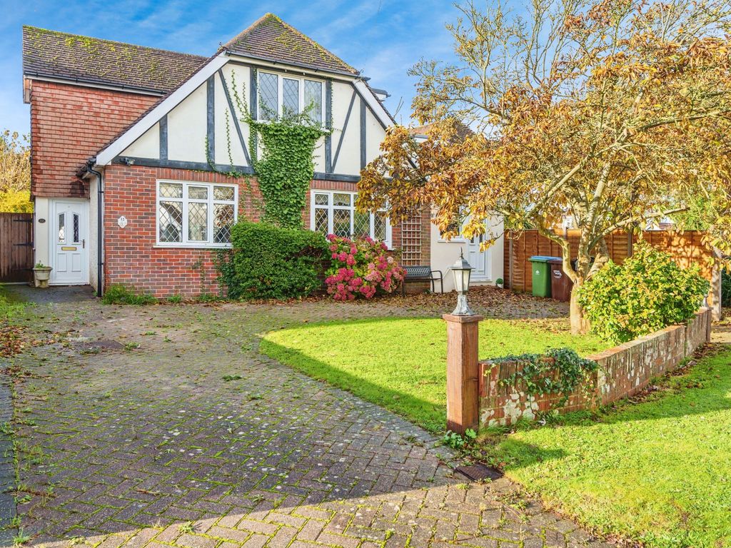 3 bed detached house for sale in Lionel Avenue, Bognor Regis, West