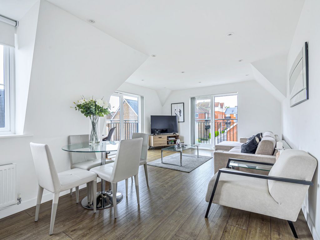 2 bed flat for sale in Campion Square, Dunton Green, Sevenoaks, Kent