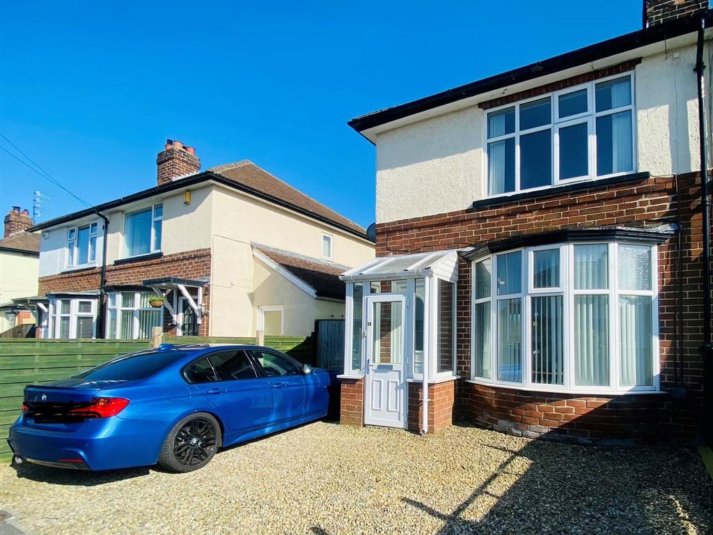 2 bed semidetached house for sale in Linden Road, Scarborough YO12 Zoopla